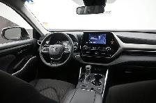 2023 Toyota Highlander LE AWD, HEATED SEATS, BACKUP CAMERA & MOR - Photo 25