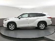 2023 Toyota Highlander LE AWD, HEATED SEATS, BACKUP CAMERA & MOR - Photo 33