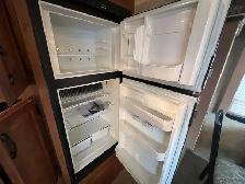 2010 CHAPARRAL 270RKS REAR KITCHEN, COUPLES UNIT - Photo 15