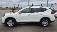 2017 Nissan Rogue SV, AWD, ONLY 30,000KMS, LOW KMS, NO ACCIDENT, - Photo 2