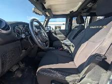 2015 Jeep Wrangler Unlimited Sahara - Photo 3