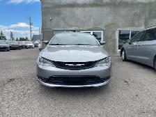 2015 Chrysler 200 S - Photo 2