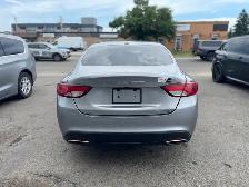 2015 Chrysler 200 S - Photo 5