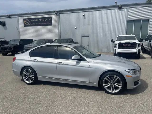 2014 BMW 320i xDrive All-wheel Drive/NAVIGATION/LEATHER/SUNROOF