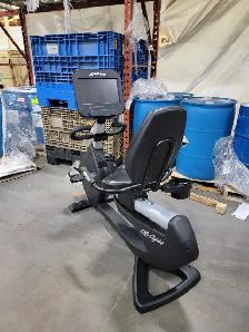 Used Life Fitness 95R Commercial Recumbent Bike with SE3 Console - Photo 5