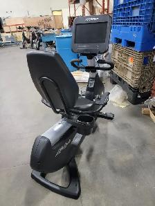 Used Life Fitness 95R Commercial Recumbent Bike with SE3 Console - Photo 6