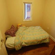 Live on the main floor of a modern house in Little Italy! - Photo 6