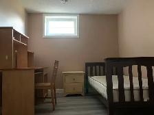 Spacious basement Room in Banff Trail close to UC/SAIT