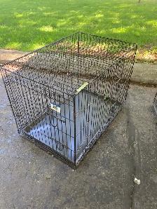 Metal dog crate - medium