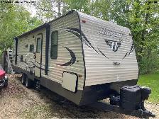 Keystone Bunk trailer   Half ton towable Price reduced! - Photo 4