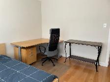Room with Private Bath, Near Ottawa Universities & Hospitals - Photo 2