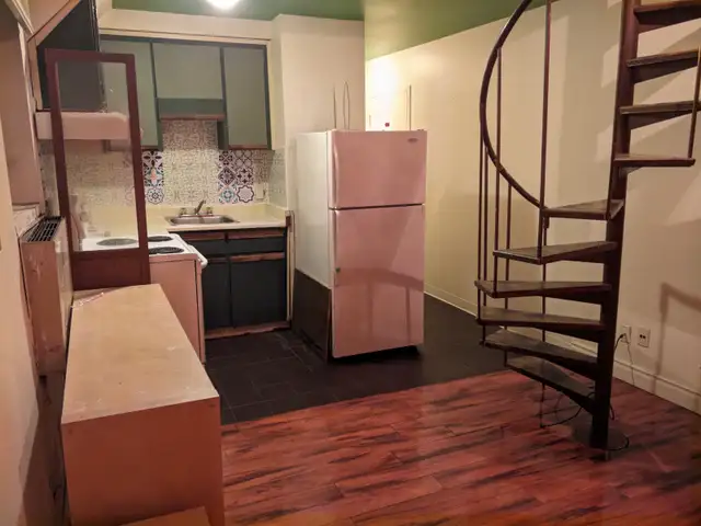 1 bedroom apartment - Dufferin St & Dupont St.