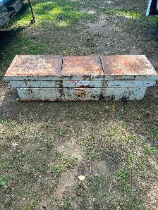 Truck tool box
