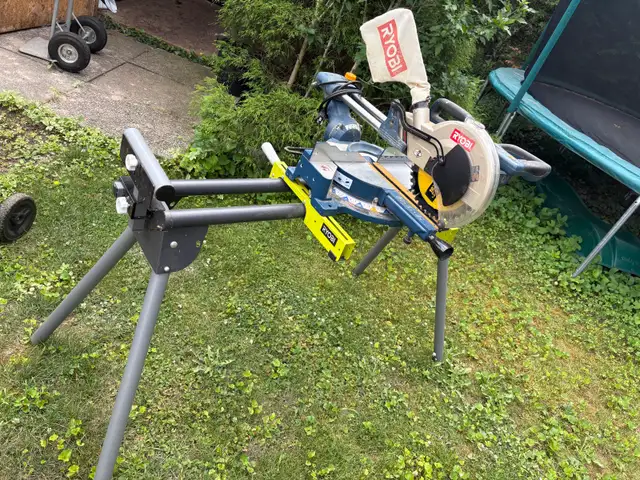 Ryobi 10" sliding saw with folding stand
