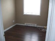 4 bedroom house - heat and light included - Photo 9