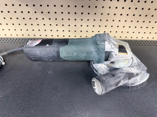 Metabo RSEV 17-125 5" Variable Concrete Grinder
