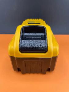 Dewalt 20v 10Ah Battery Like New - Photo 2