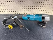 Makita 9505B Disc Grinder