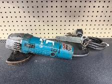 Makita 9505B Disc Grinder - Photo 2
