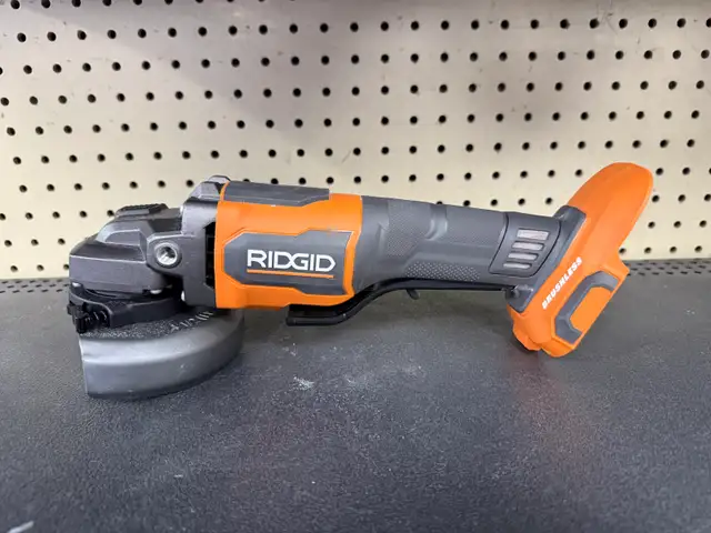 Ridgid R86047 18V Brushless Grinder