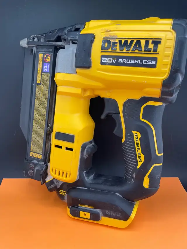 Dewalt 20V Max 12GA Pin Nailer DCN623B