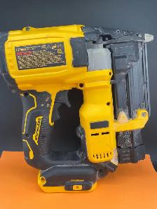 Dewalt 20V Max 12GA Pin Nailer DCN623B - Photo 2