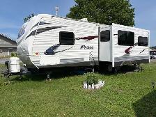 Travel Trailer - Photo 2