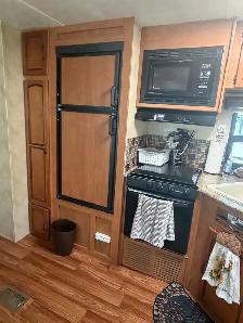 Travel Trailer - Photo 9
