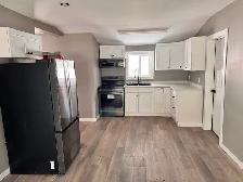 Newly renovated 3 bedroom home - Photo 2