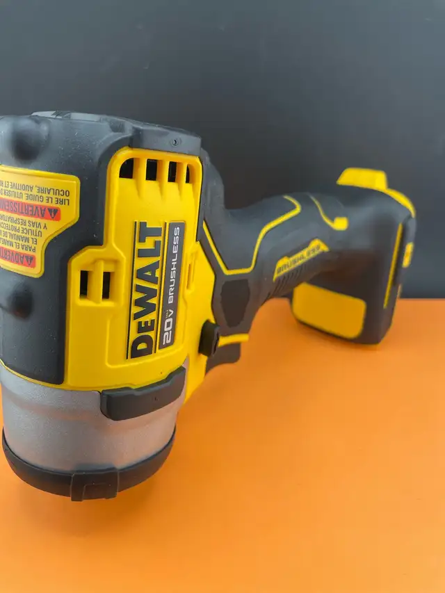 Dewalt DCF913 3/8" Impact Wrench Like New