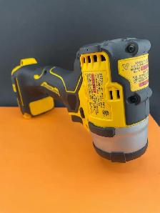 Dewalt DCF913 3/8" Impact Wrench Like New - Photo 2