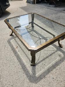 Coffee table with glass top for sale - Photo 2