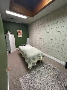 RMT's NEEDED, Room Rental in a BUSY Clinic! - Photo 4