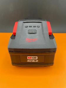 Milwaukee XC8.0 Red Forge Battery Like New - Photo 2