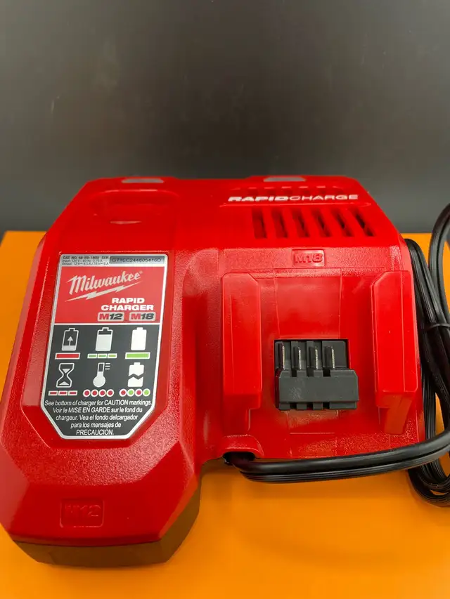 Milwaukee Rapid Charger 48-59-1808 Like New