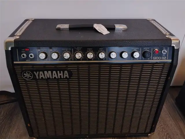 YAMAHA G100-112 GUITAR AMP
