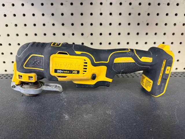 DeWalt DCS355 20V Brushless Oscillating Multi Tool