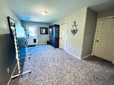 Shared Adult Home - Clean & Quiet - Photo 9