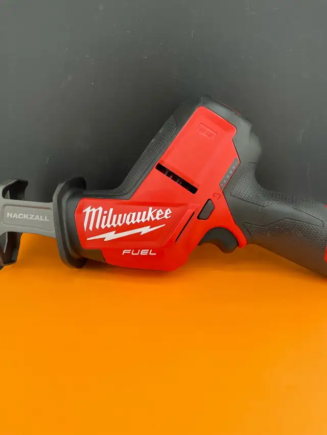 Milwaukee 2520-20 HACKZALL Like New