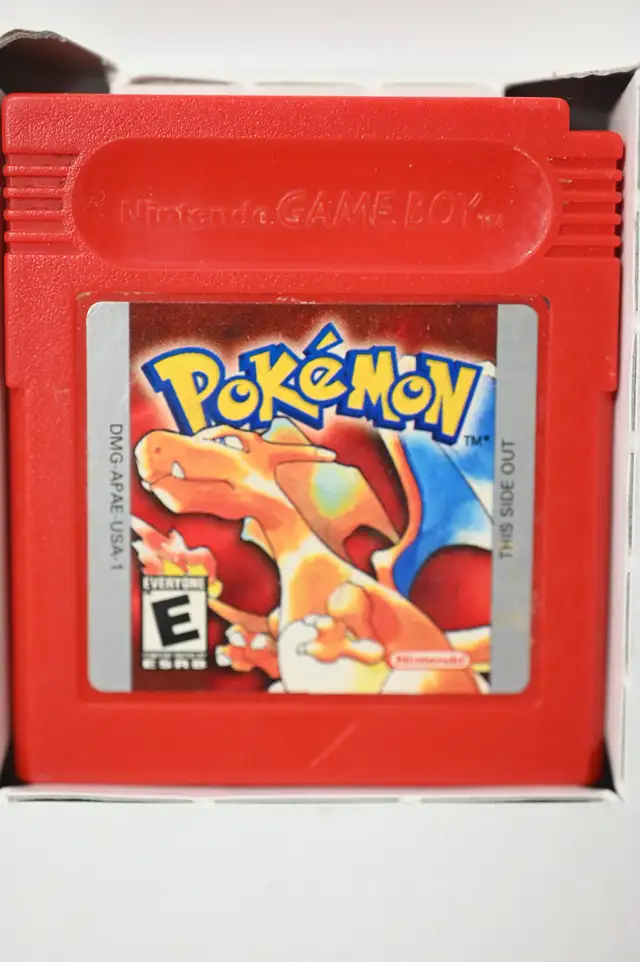 Game Boy Pokemon Red Version with box and manual