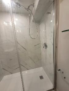 Luxury Bachelor Apartment Bordering Directly Over High Park. - Photo 7