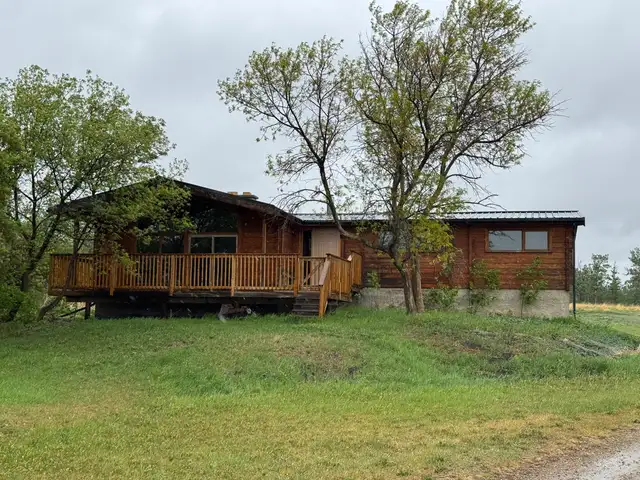 Rustic Cabin Living on a Beautiful Acreage! Minutes from Sylvan!