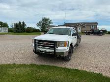 2008 GMC Sierra 3500HD SLE with Falcan Bale Deck. Very clean! - Photo 3