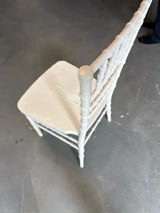 Chiavari chairs  -  Tiffany chairs -  $30  banquet hall - Photo 4