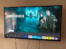 RCA 43" smart TV - Photo 2