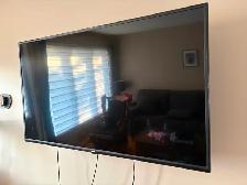 RCA 43" smart TV - Photo 3