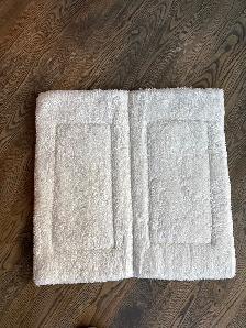white saddle pad