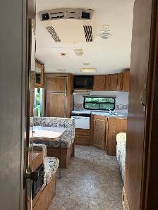 1996 24.5 foot Prowler 5th Wheel - Photo 5