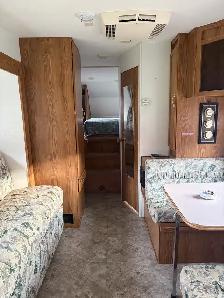 1996 24.5 foot Prowler 5th Wheel - Photo 6