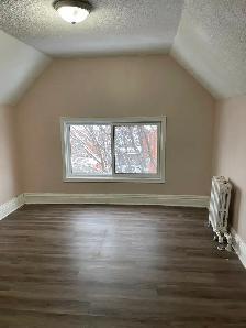 Beautiful Premium 2 bdrm Apt at Main & Wentworth, Hamilton - Photo 2
